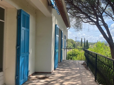 Vente maison 9 pièces 204 m² Saint-Raphaël (83530)