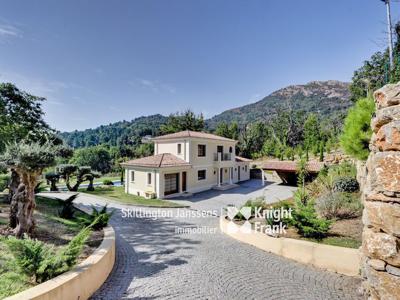 Maison de luxe de 5 chambres en vente à La Garde-Freinet, Provence-Alpes-Côte d'Azur