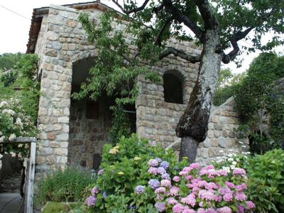 La Bergerie de Chastagnas - Maison typiquement Ardéchoise en pierre et poutres apparentes sur le plateau Ardéchois