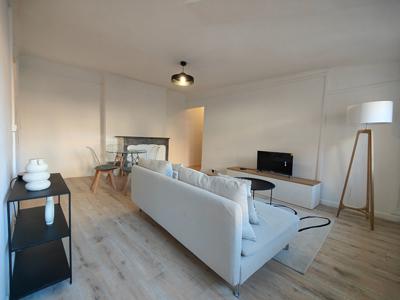 LOCATION d'un appartement F3 meublé (56 m²) à TOULON centre-ville