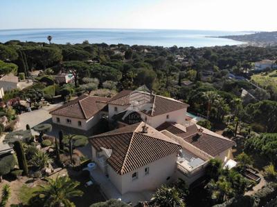 Maison de 11 pièces de luxe en vente à Sainte-Maxime, France