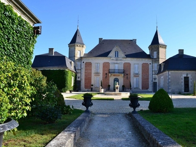 Maison de luxe de 6 chambres en vente à Montagne, France