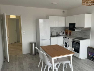 Colocation d'un Appartement Neuf avec Balcon - 5 pièces à AUBERVILLIERS