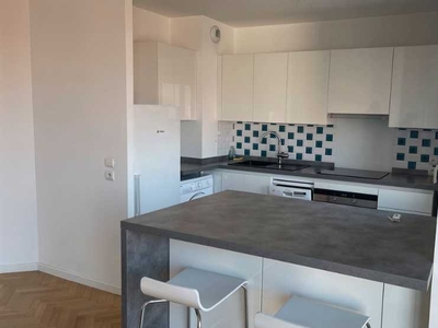 Location appartement 2 pièces 46 m² Suresnes (92150) 1.450