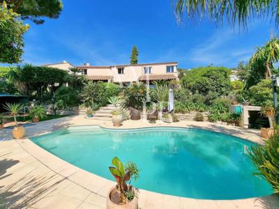 Villa de 6 pièces de luxe en vente Golfe-Juan, France