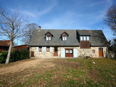 Maison 5 pièces de 132 m² à Saint-Hilaire-Luc (19160)