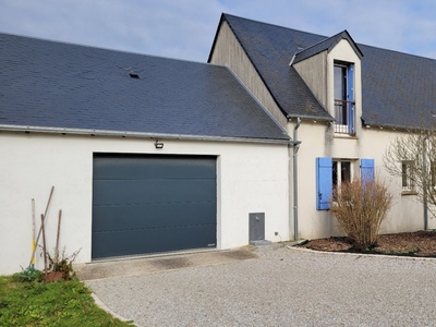 Maison 7 pièces de 130 m² à Bueil-en-Touraine (37370)