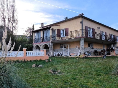 Maison traditionnelle 8 pièces de 210 m² à Anduze (30140)