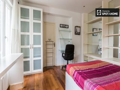 Belle chambre dans un appartement de 7 chambres à Bezons, Paris