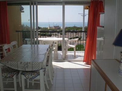 Cap d'Agde à louer appartement 3 Pièces pour 5/6 personnes, vue mer, piscine, terrasse, parking (Ref. AP 267)
