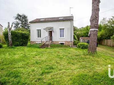 Maison traditionnelle 4 pièces de 90 m² à Héricy (77850)