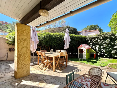 Vente maison 5 pièces 73 m² Saint-Raphaël (83530)