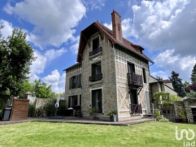 Maison 7 pièces de 150 m² à Bruyères-le-Châtel (91680)