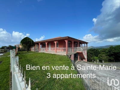 Maison 9 pièces de 289 m² à Sainte-Marie (97230)