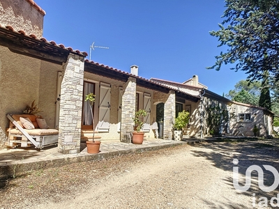 Maison traditionnelle 8 pièces de 234 m² à Saint-Cannat (13760)