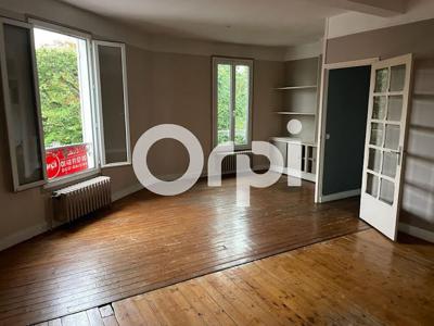 Location appartement 3 pièces 130 m²