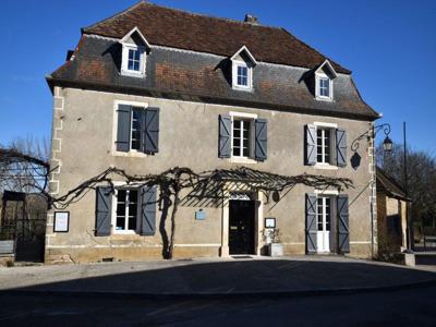 8 room luxury House for sale in Carennac, Occitanie