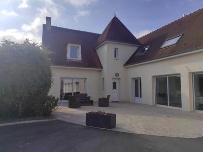 Maison de luxe de 9 pièces en vente à Le Molay-Littry, Normandie