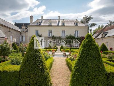 Palais de 790 m² en vente Chinon, France