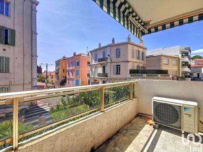 Appartement 2 pièces de 45 m² à Cannes (06400)