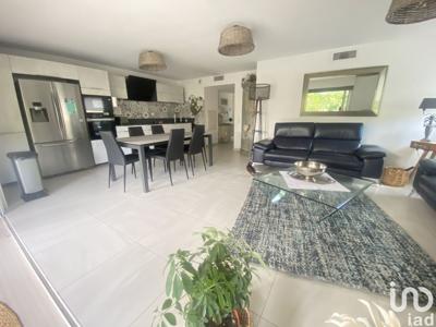 Appartement 3 pièces de 80 m² à Sanary-sur-Mer (83110)