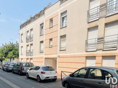 Appartement 4 pièces de 79 m² à Villejuif (94800)