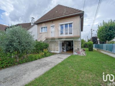 Maison 4 pièces de 135 m² à Montfermeil (93370)