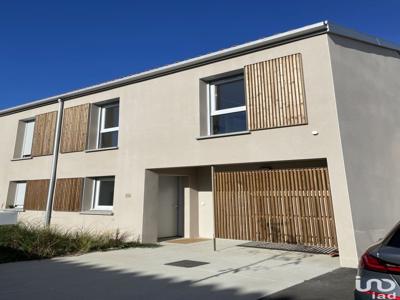 Maison 4 pièces de 87 m² à Saint-Laurent-de-Mure (69720)