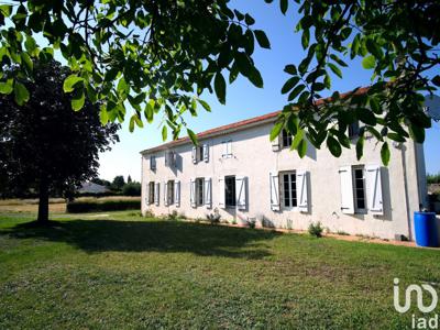 Maison 5 pièces de 148 m² à Muron (17430)