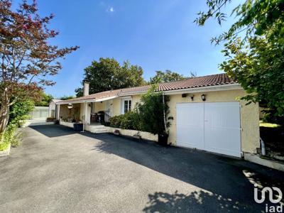 Maison 5 pièces de 95 m² à Sadirac (33670)