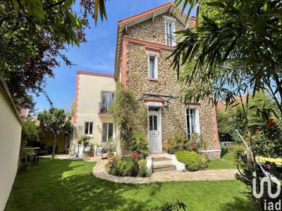 Maison 7 pièces de 180 m² à Saint-Maur-des-Fossés (94100)