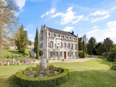 15 room luxury House for sale in Joigny, Bourgogne