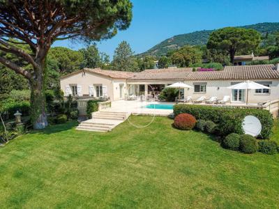 Maison de 7 pièces de luxe en vente à Grimaud, Provence-Alpes-Côte d'Azur