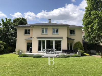 4 bedroom luxury Villa for sale in Croissy-sur-Seine, Île-de-France