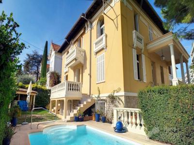 Maison de luxe de 5 chambres en vente à Cannes, Provence-Alpes-Côte d'Azur