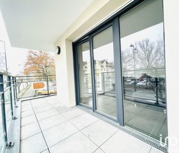 Appartement 3 pièces de 64 m² à Pontault-Combault (77340)