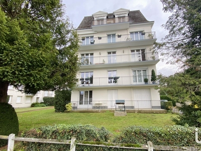Appartement 5 pièces de 120 m² à Saint-Cyr-sur-Loire (37540)