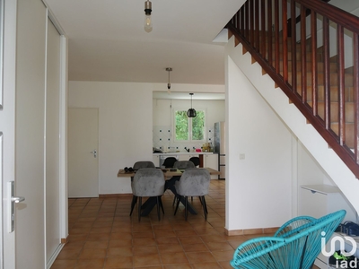 Appartement 5 pièces de 143 m² à Baie-Mahault (97122)