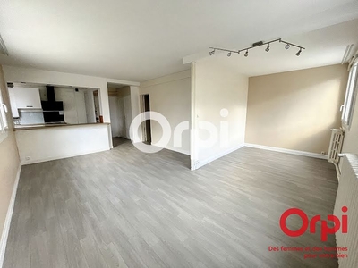 Location appartement 4 pièces 80.07 m²