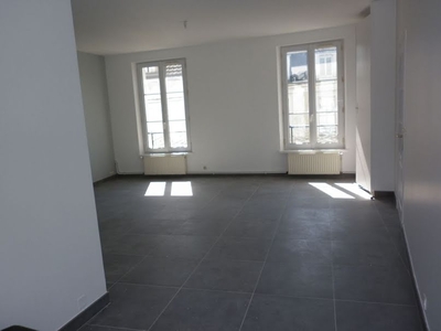Location appartement 4 pièces 92.22 m²