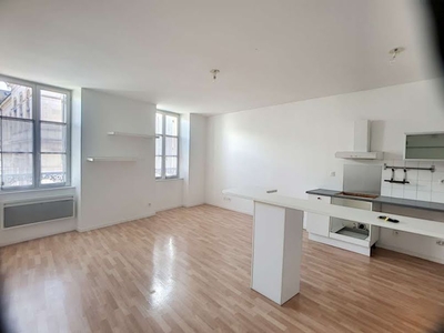 Location appartement 4 pièces 93.38 m²