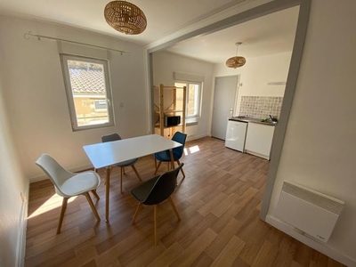 Location meublée appartement 1 pièce 47.71 m²