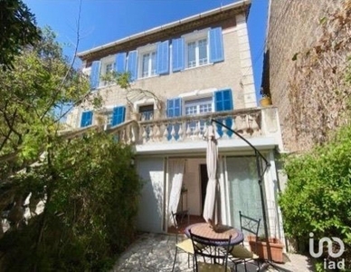 Maison 7 pièces de 210 m² à Toulon (83200)