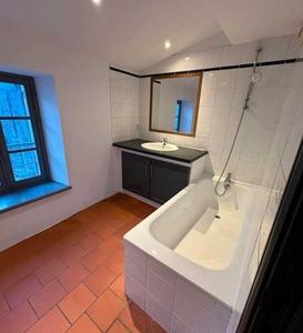 Appartement Rénové 92m², 3 Chambres, 2 SDB, Face au Nouvel IUT en Centre-Ville de Carcassonne