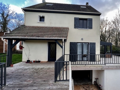 Maison traditionnelle 7 pièces de 150 m² à Crécy-la-Chapelle (77580)