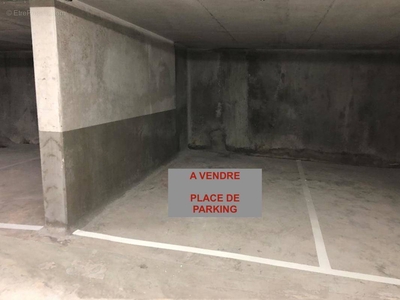 Place de parking sécurisée en sous-sol, antibes
