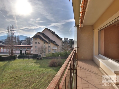 3 room luxury Flat for sale in Annecy, France