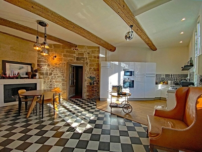 5 room luxury Flat for sale in Uzès, Occitanie