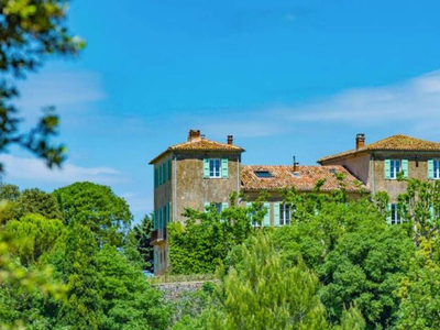 Vente maison 17 pièces 1000 m² Aix-en-Provence (13090)