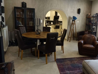 Vente maison 5 pièces 130 m² Saint-Saturnin-Lès-Avignon (84450)